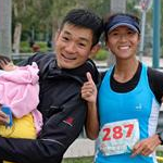 Women 20km: Liu Hong and family after the victory