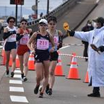 Women - Leading pack; caution to Masumi Fuchise (#213)