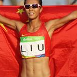 20 km women - Liu Hong after the victory (by Bryn Lennon - Getty Images South America)